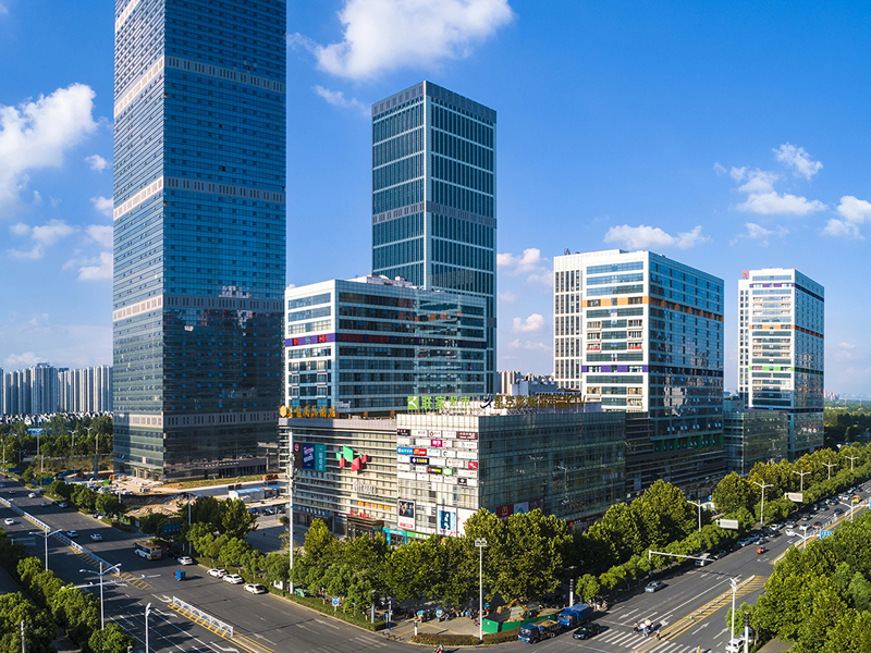 高速地产集团是本土房地产龙头企业，累计房地产开发面积近1000万平方，安联公司在京、沪、深等一线城市拥有11万平方高端商办物业。.jpg